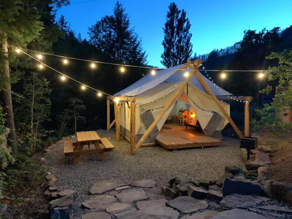 Idleyld Park Umpqua'S Last Resort - Wilderness Cabins, Rv Park & Glamping מראה חיצוני תמונה