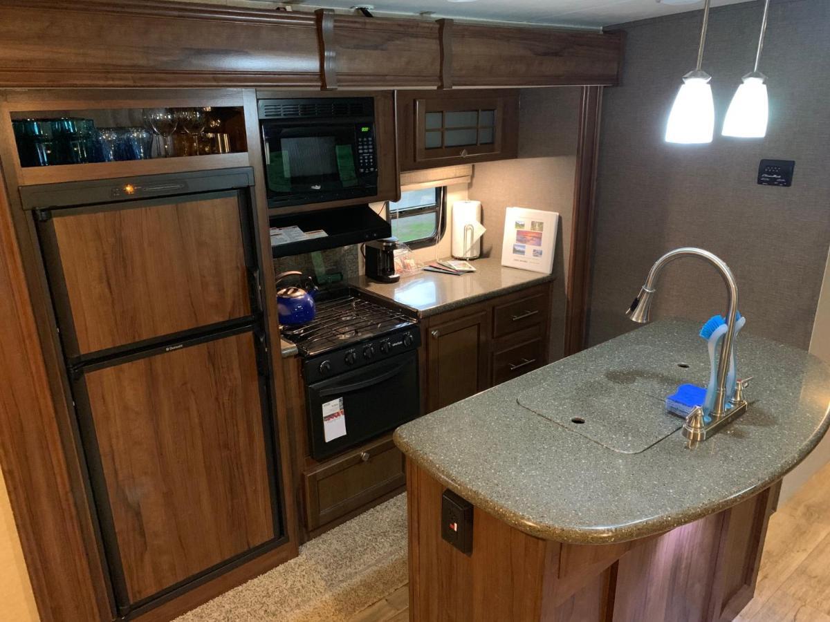 Idleyld Park Umpqua'S Last Resort - Wilderness Cabins, Rv Park & Glamping מראה חיצוני תמונה