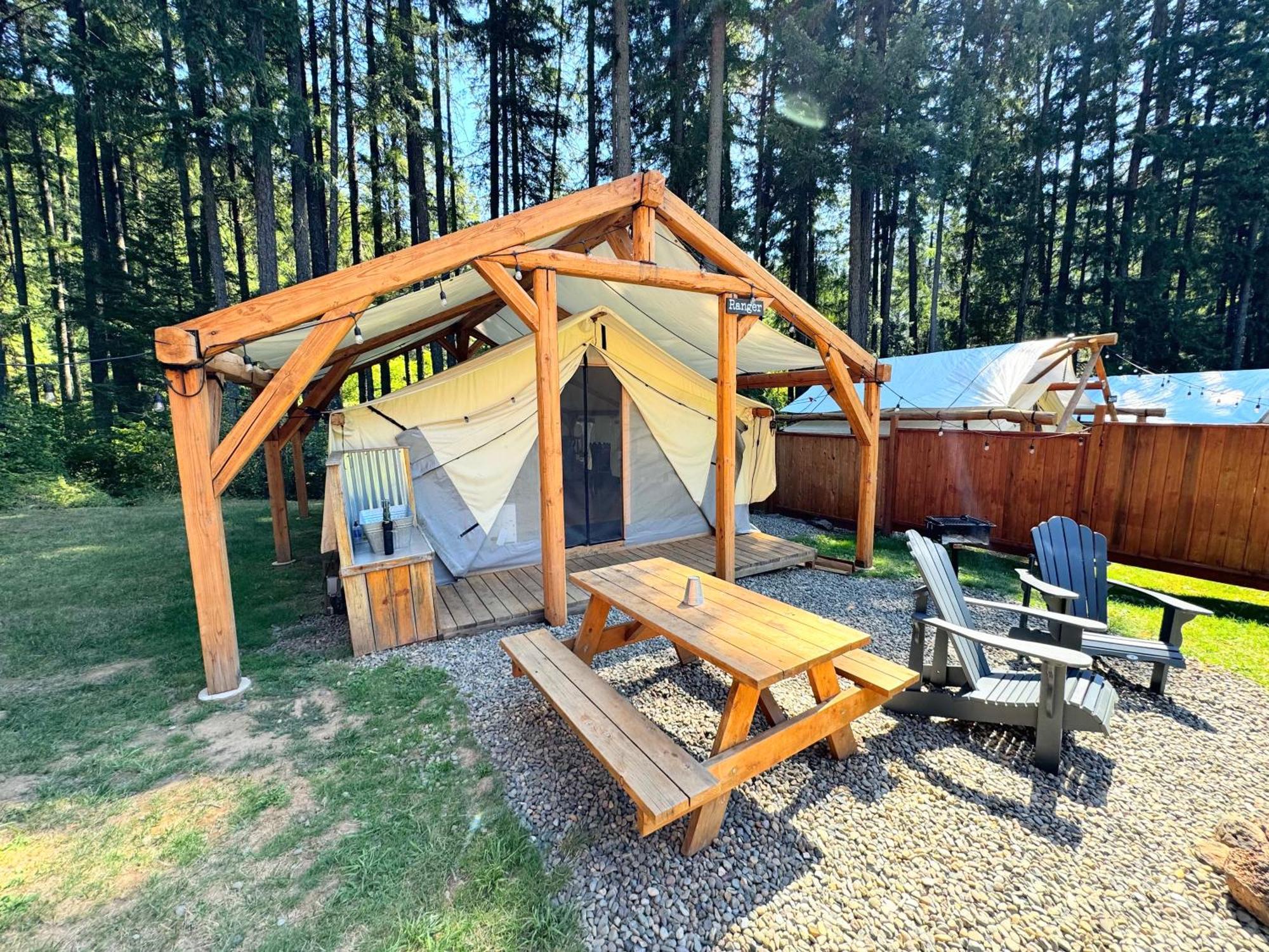 Idleyld Park Umpqua'S Last Resort - Wilderness Cabins, Rv Park & Glamping מראה חיצוני תמונה