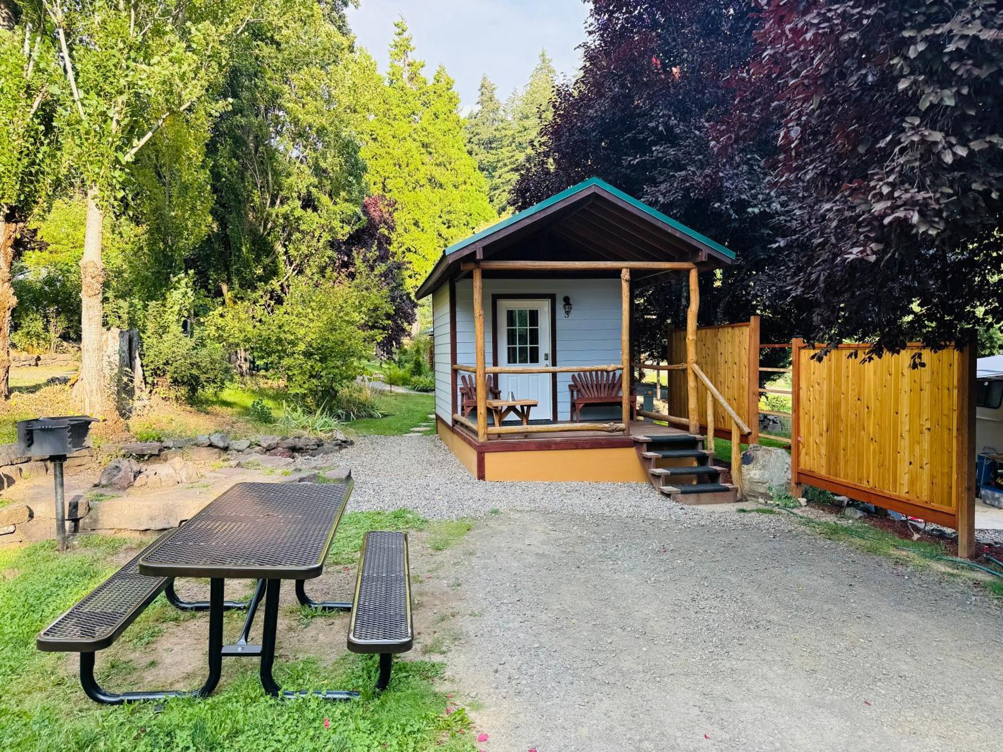 Idleyld Park Umpqua'S Last Resort - Wilderness Cabins, Rv Park & Glamping מראה חיצוני תמונה