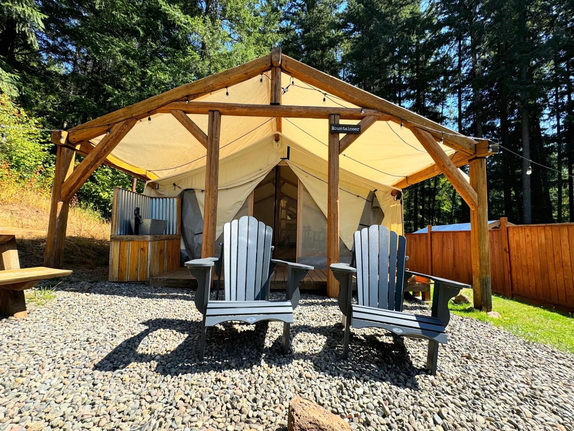 Idleyld Park Umpqua'S Last Resort - Wilderness Cabins, Rv Park & Glamping מראה חיצוני תמונה
