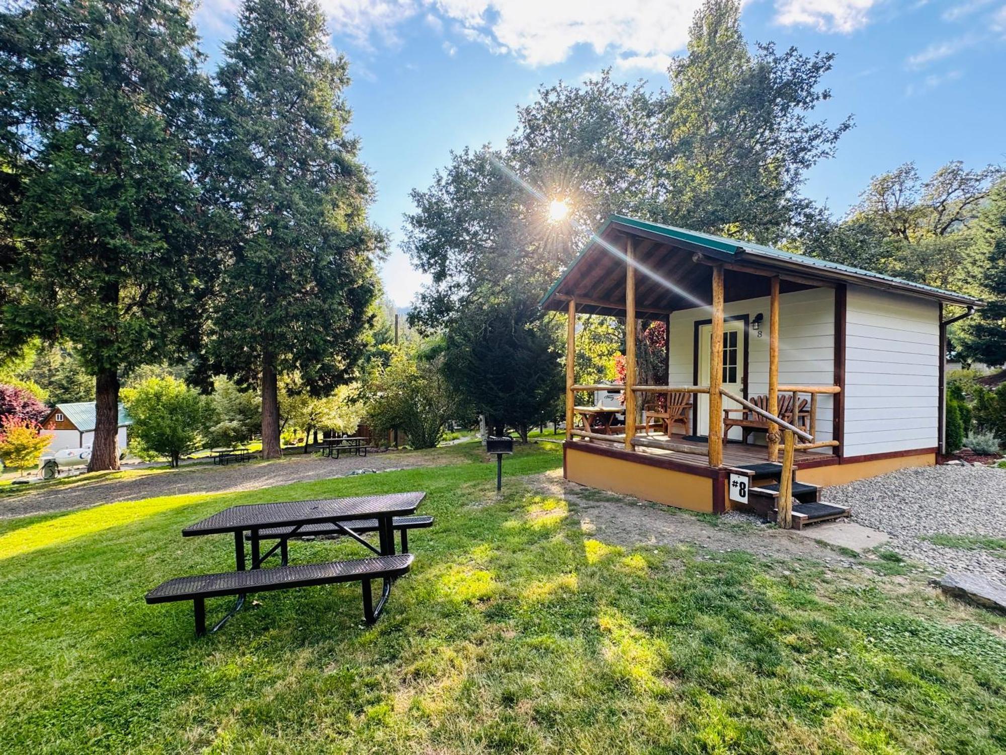 Idleyld Park Umpqua'S Last Resort - Wilderness Cabins, Rv Park & Glamping מראה חיצוני תמונה