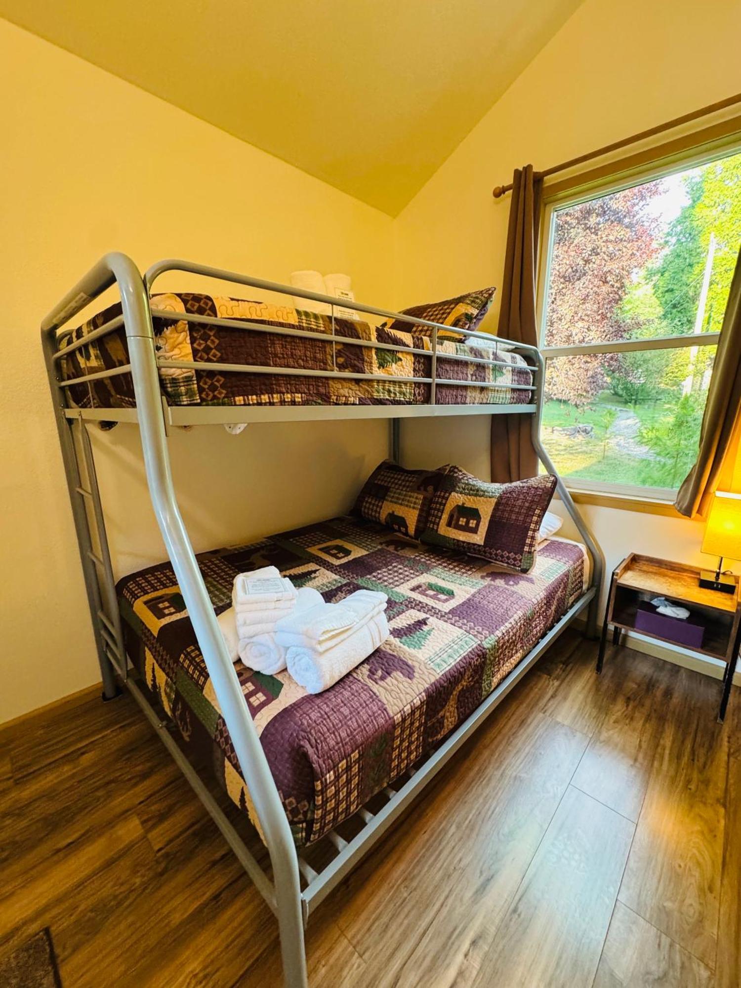 Idleyld Park Umpqua'S Last Resort - Wilderness Cabins, Rv Park & Glamping מראה חיצוני תמונה