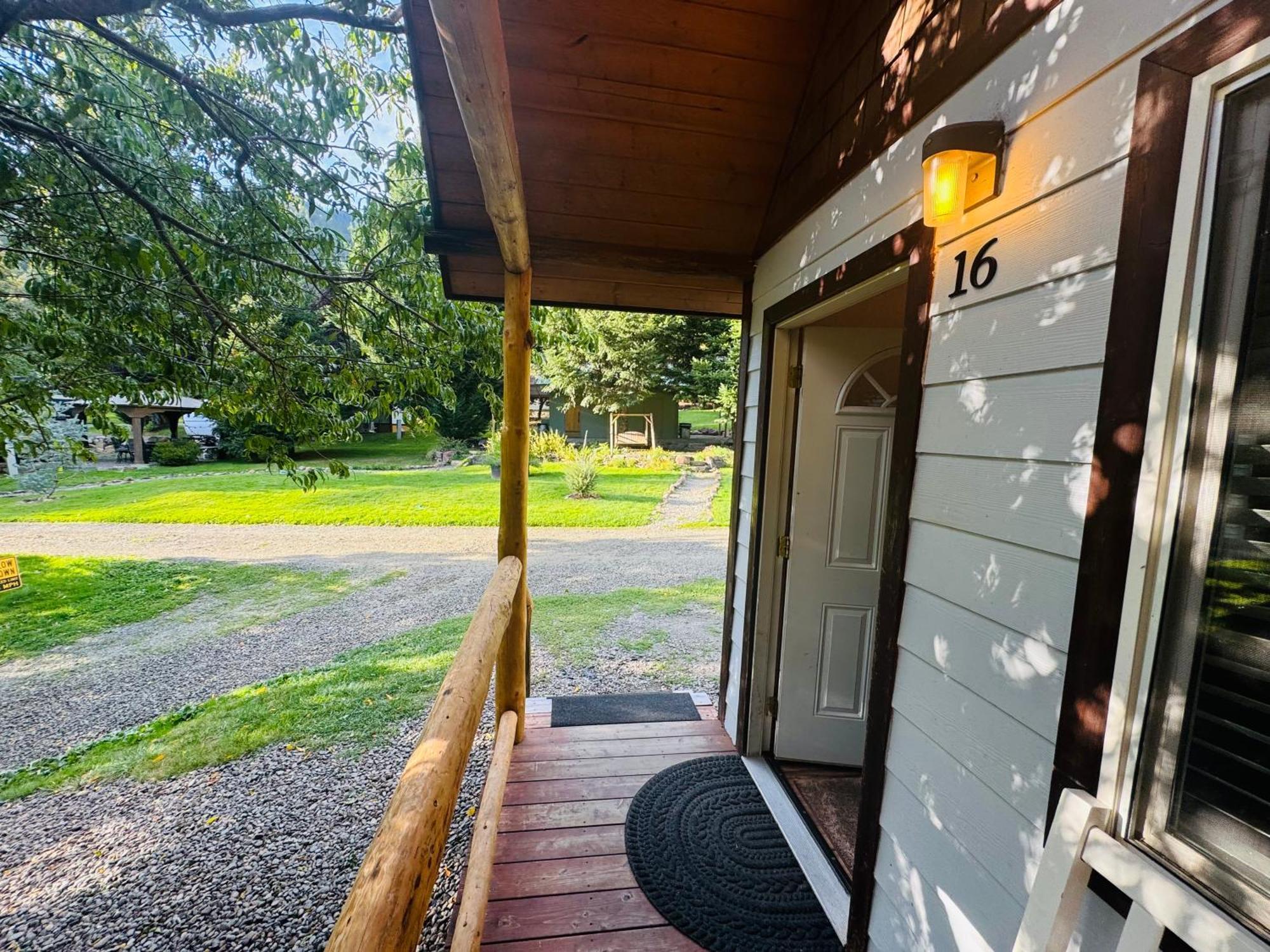 Idleyld Park Umpqua'S Last Resort - Wilderness Cabins, Rv Park & Glamping מראה חיצוני תמונה