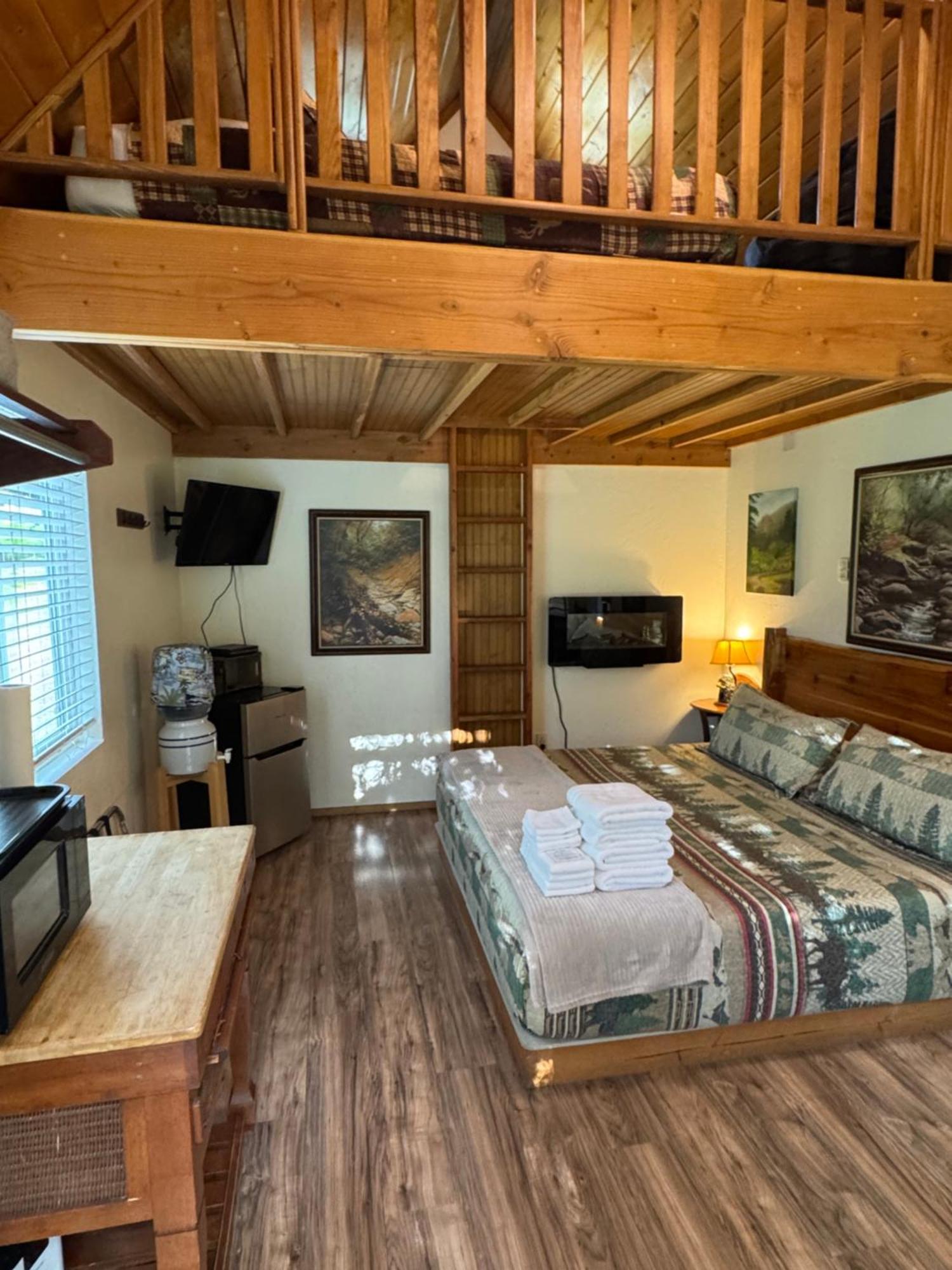 Idleyld Park Umpqua'S Last Resort - Wilderness Cabins, Rv Park & Glamping מראה חיצוני תמונה
